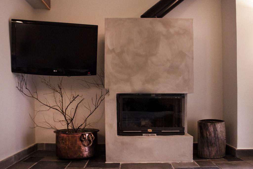 Guesthouse Vasiliki Steni Dhirfios Exterior photo